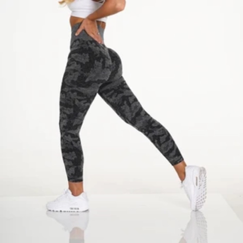 NVGTN camo leggings